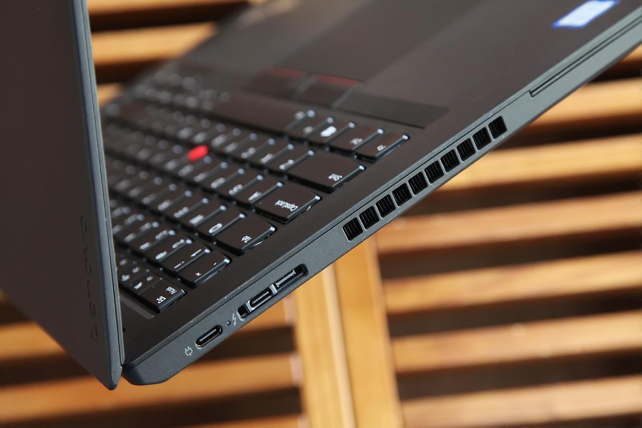 Lenovo ThinkPad T480 | 14" IPS FHD (1080p) Business Laptop | Intel Core i7-8550U (up to 4.0GHz) Quad-Core (8th Gen), 16GB RAM, 512GB NVMe SSD - Windows 11 - Intel® UHD 620, USB-C (Thunderbolt), HDMI - Certified Refurbished (Grade A) - 1 Year Warranty